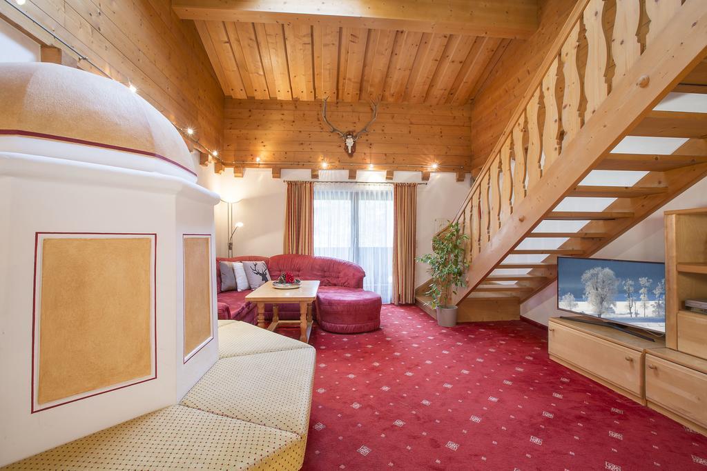 Landhaus Zirmhof Saalbach-Hinterglemm Szoba fotó